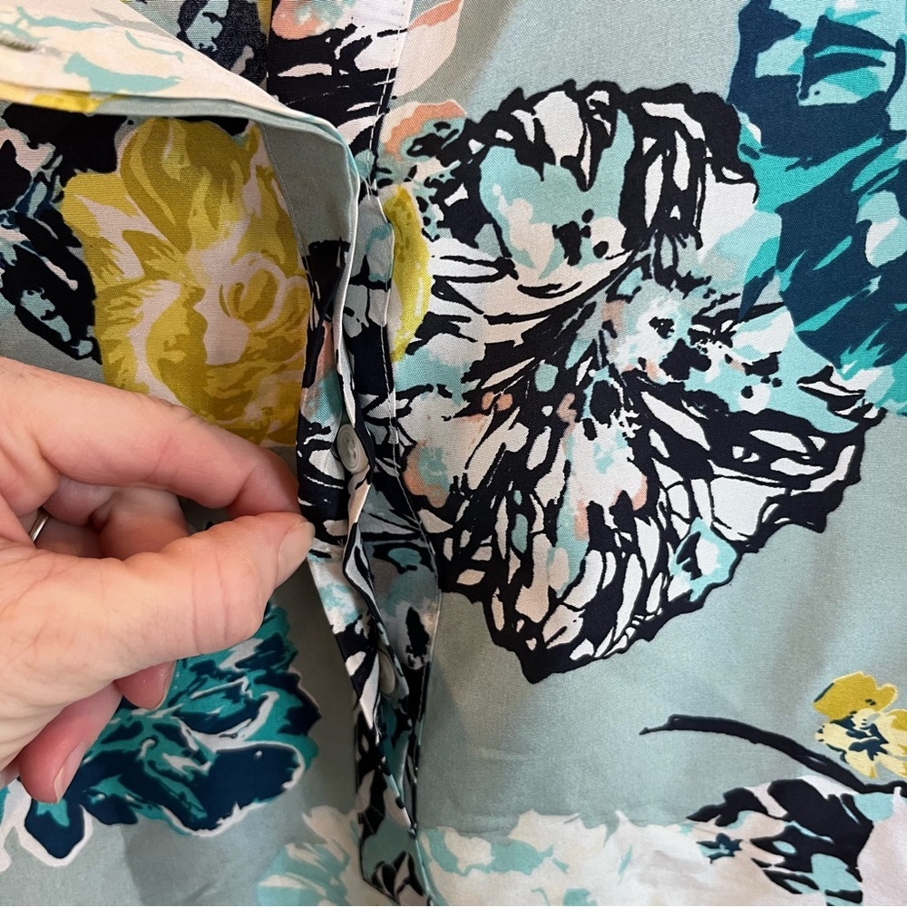 J Crew Silk Aquatic Floral Half Button Sleeveless Shell Tank Blouse Top Size 8 - Picture 5 of 6